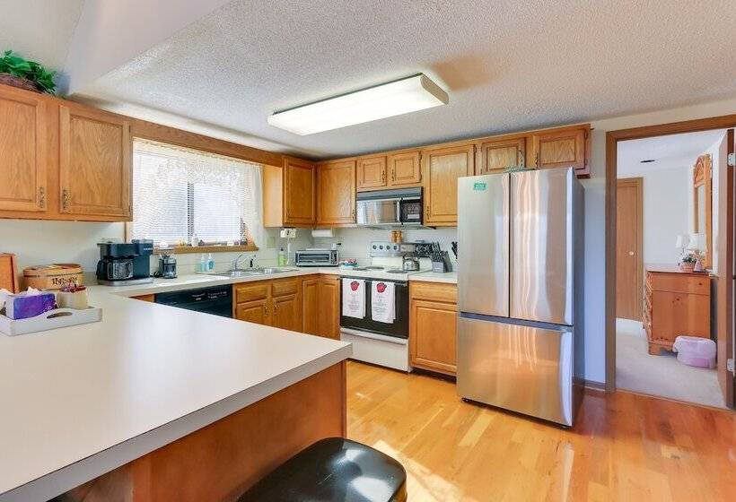 West Virginia Home W/ Deck On Golf Course