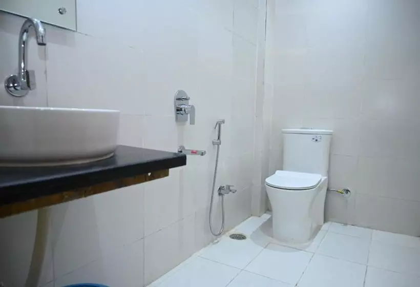 Retkeilymaja Hibiscus Tree  Bachupally