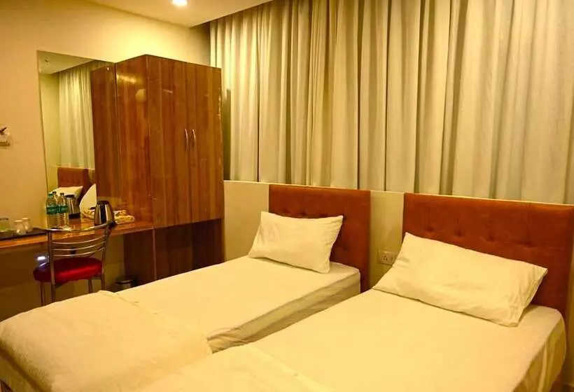 Retkeilymaja Hibiscus Tree  Bachupally