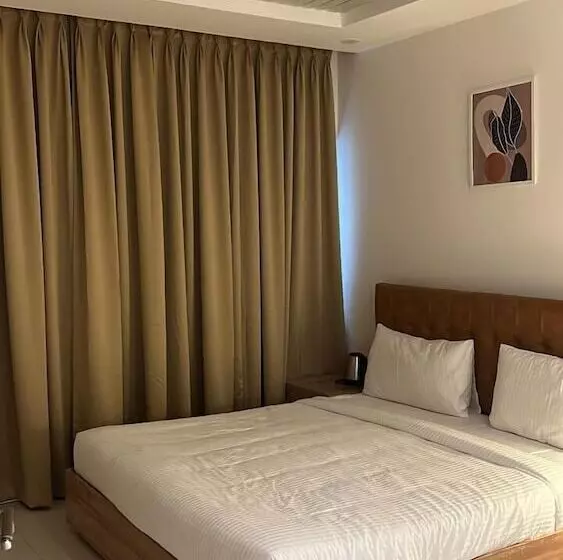 Retkeilymaja Hibiscus Tree  Bachupally