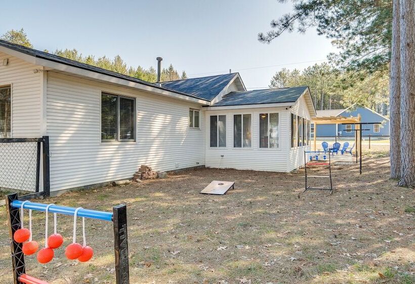 Spacious Retreat W/ Games, 0.7 Mi To Higgins Lake!