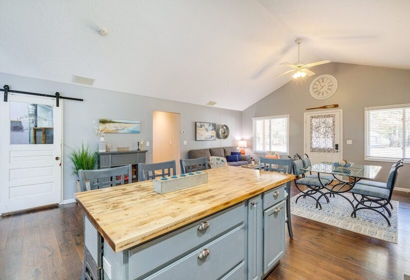 Spacious Retreat W/ Games, 0.7 Mi To Higgins Lake!