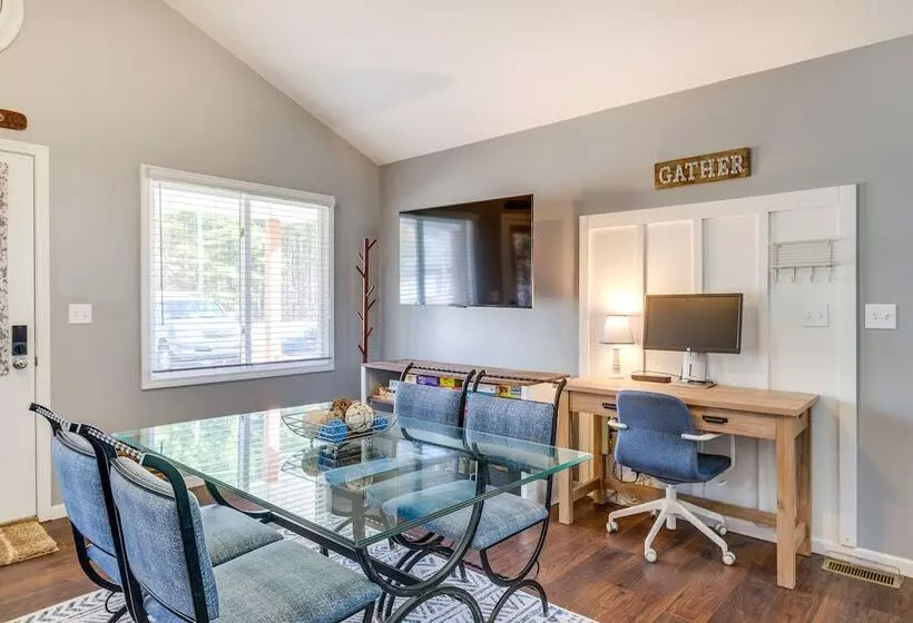 Spacious Retreat W/ Games, 0.7 Mi To Higgins Lake!