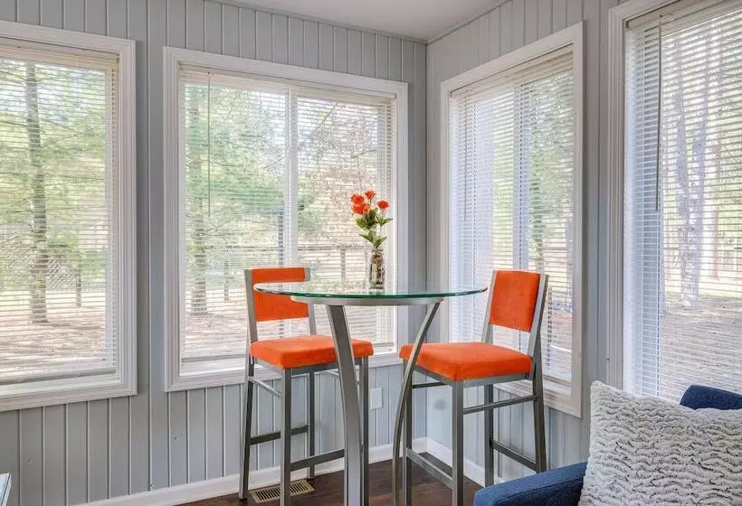 Spacious Retreat W/ Games, 0.7 Mi To Higgins Lake!