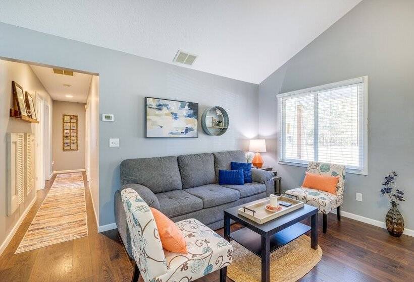 Spacious Retreat W/ Games, 0.7 Mi To Higgins Lake!