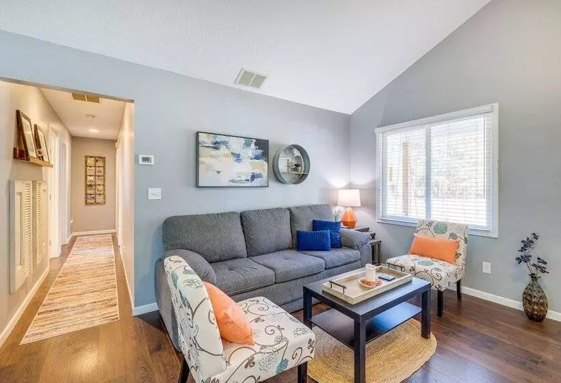 Spacious Retreat W/ Games, 0.7 Mi To Higgins Lake!