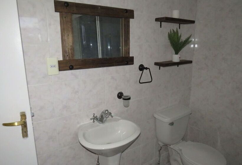 تختخواب و صبحانه Riverline Lodge