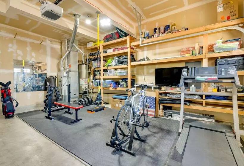 Bothell Retreat: Home Gym, Fireplace & More!