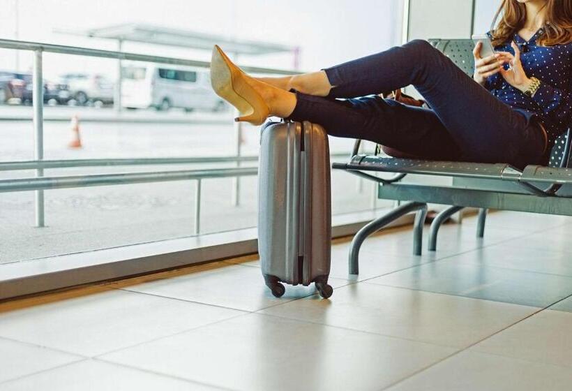 Cambria Hotel Burbank Airport