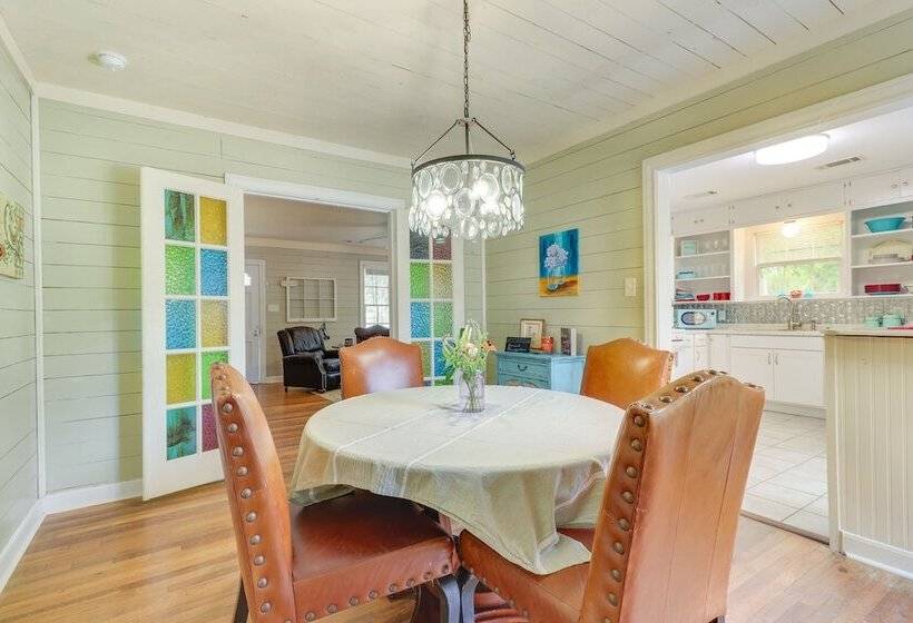 Charming Bryan Home   3 Mi To Kyle Field!