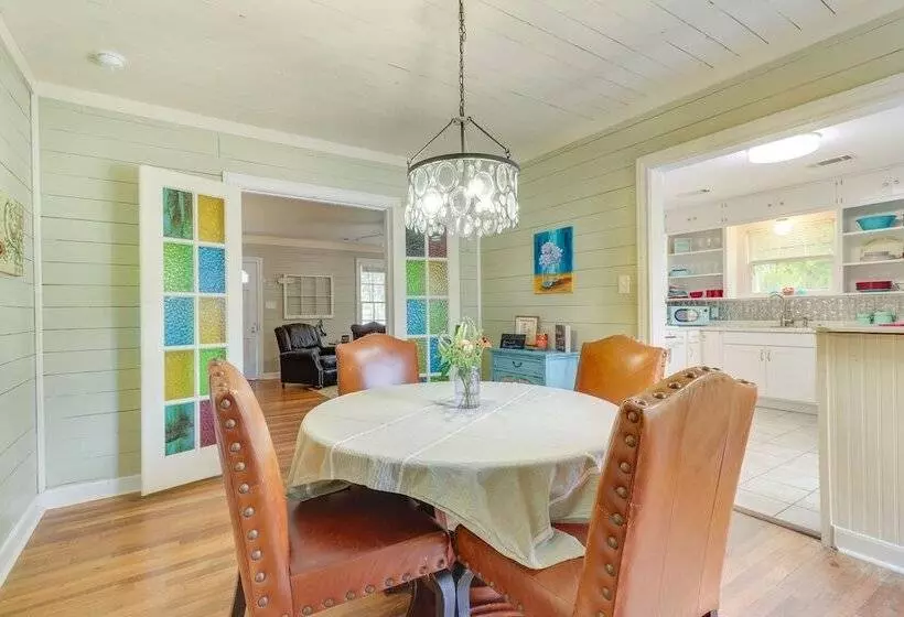 Charming Bryan Home   3 Mi To Kyle Field!