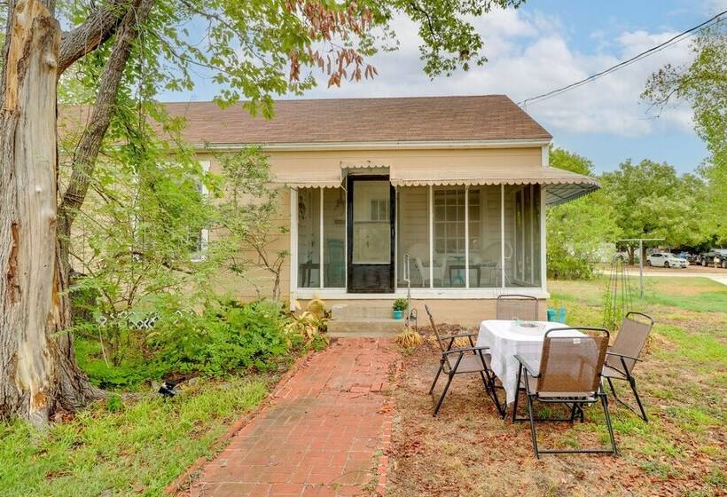 Charming Bryan Home   3 Mi To Kyle Field!