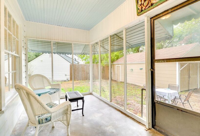 Charming Bryan Home   3 Mi To Kyle Field!