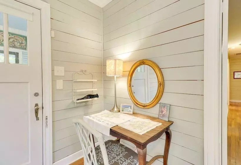Charming Bryan Home   3 Mi To Kyle Field!