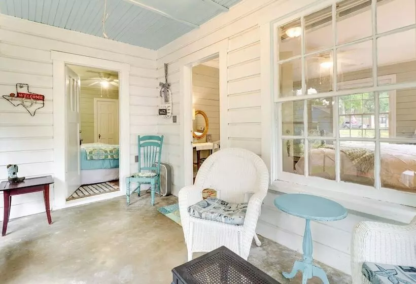 Charming Bryan Home   3 Mi To Kyle Field!