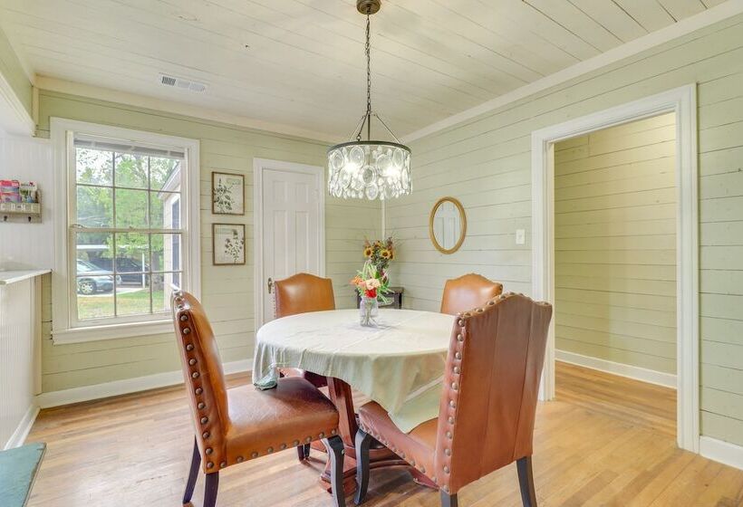 Charming Bryan Home   3 Mi To Kyle Field!