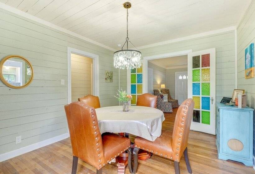 Charming Bryan Home   3 Mi To Kyle Field!