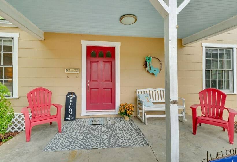 Charming Bryan Home   3 Mi To Kyle Field!