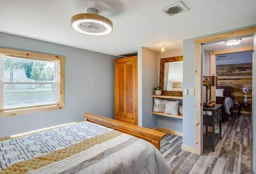 Charming Lake Chautauqua Home: Walk To Water!