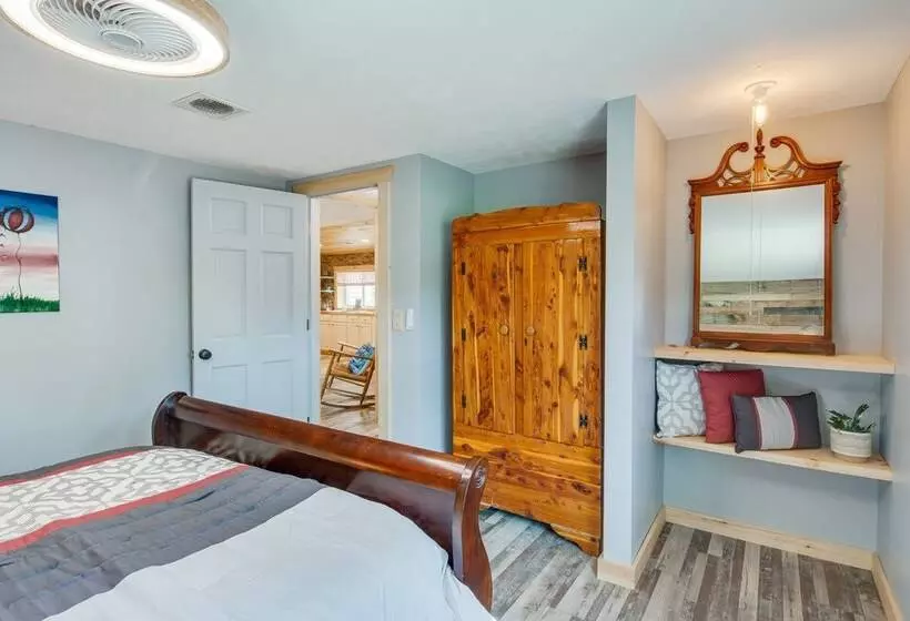 Charming Lake Chautauqua Home: Walk To Water!