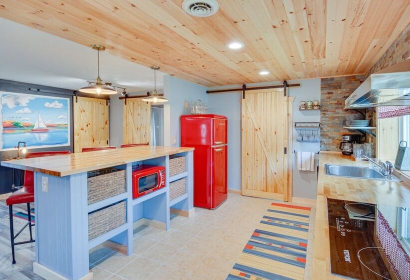 Charming Lake Chautauqua Home: Walk To Water!