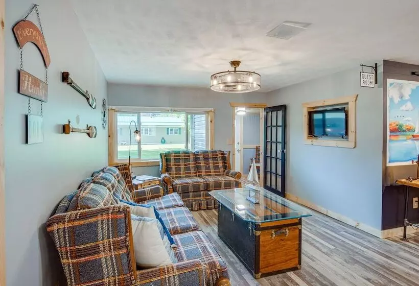 Charming Lake Chautauqua Home: Walk To Water!