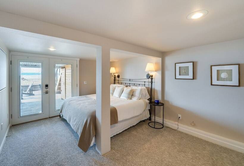 Coastal Pnw Home On Swimmable Beach W/ Hot Tub!