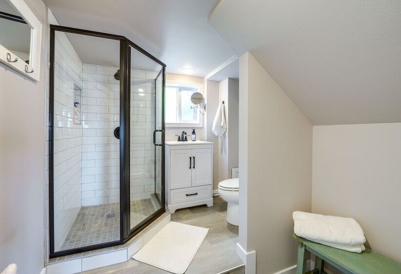 Coastal Pnw Home On Swimmable Beach W/ Hot Tub!