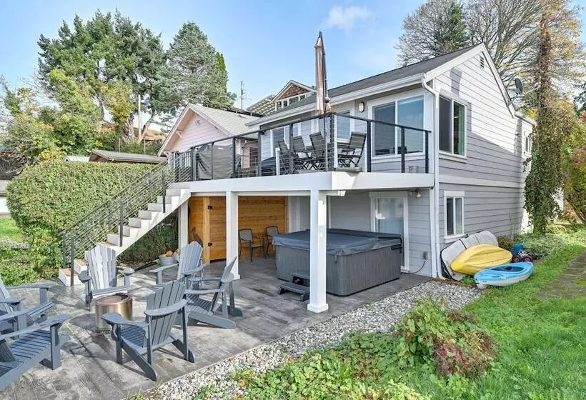 Coastal Pnw Home On Swimmable Beach W/ Hot Tub!