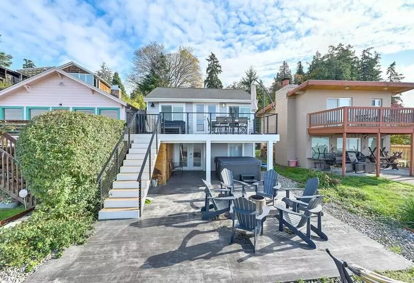 Coastal Pnw Home On Swimmable Beach W/ Hot Tub!