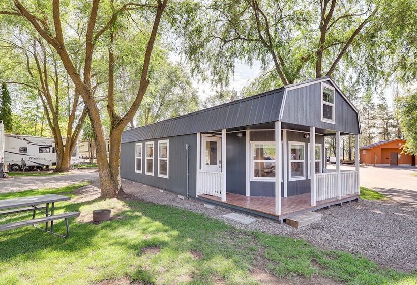 20 Mi To Glacier Natl Park: Pet Friendly Cabin