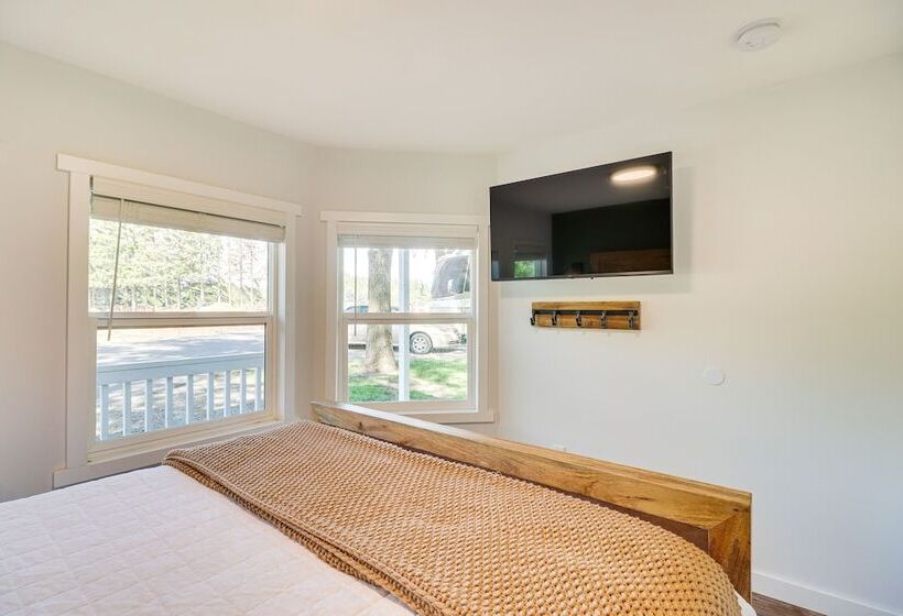 20 Mi To Glacier Natl Park: Pet Friendly Cabin