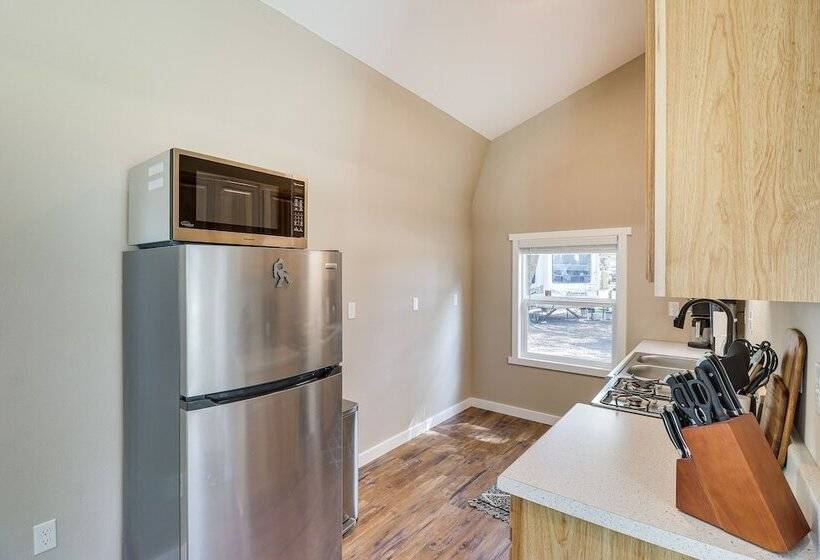 20 Mi To Glacier Natl Park: Pet Friendly Cabin