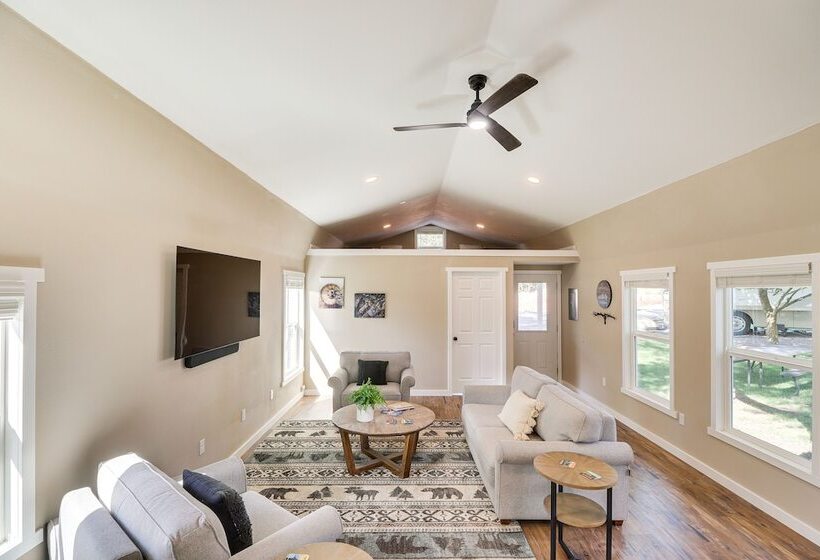 20 Mi To Glacier Natl Park: Pet Friendly Cabin