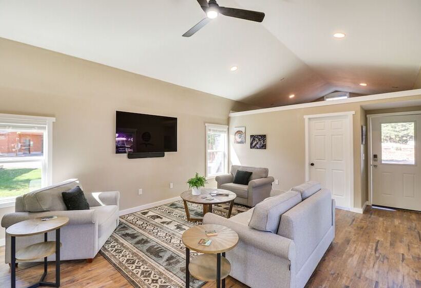 20 Mi To Glacier Natl Park: Pet Friendly Cabin