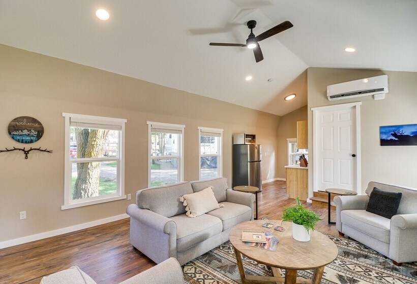 20 Mi To Glacier Natl Park: Pet Friendly Cabin