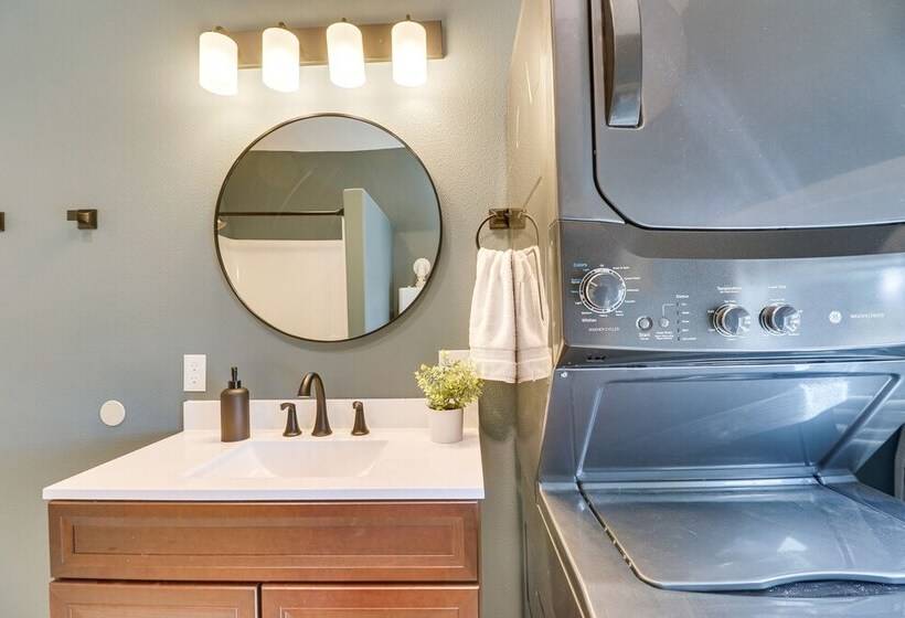 20 Mi To Glacier Natl Park: Pet Friendly Cabin