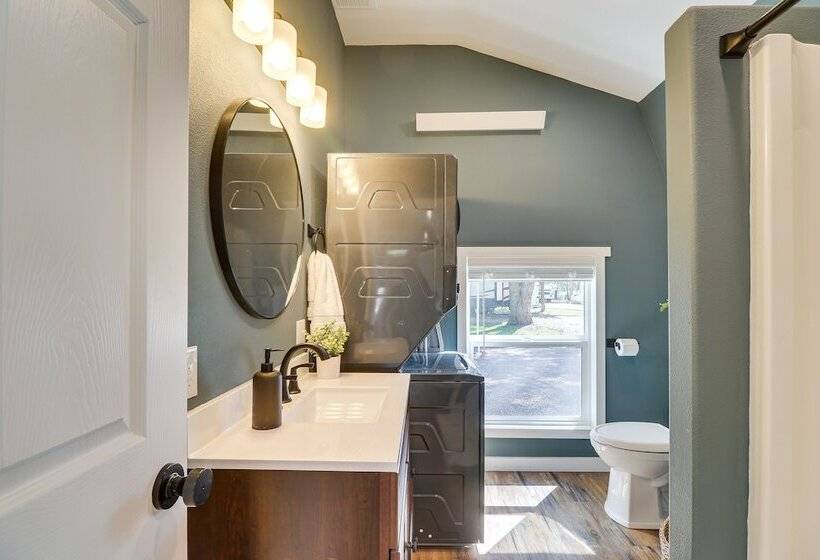 20 Mi To Glacier Natl Park: Pet Friendly Cabin