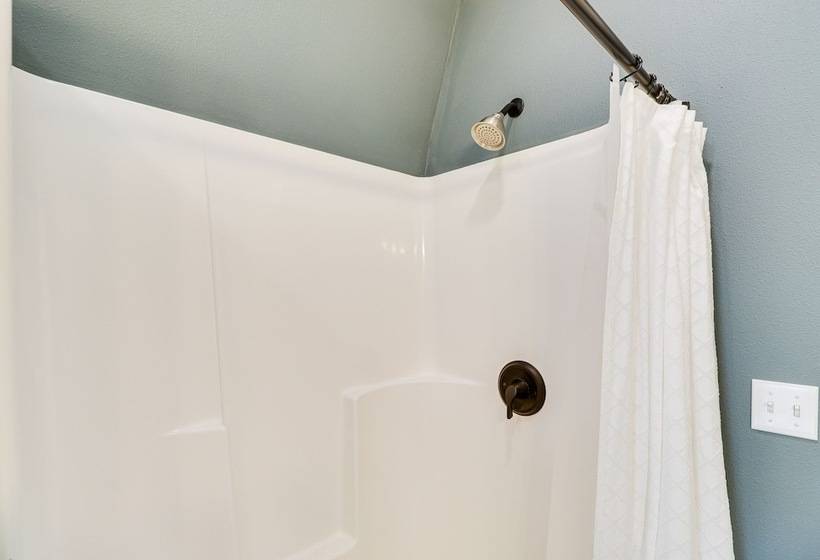 20 Mi To Glacier Natl Park: Pet Friendly Cabin