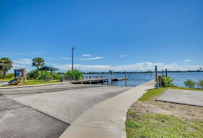 Dog Friendly Daytona Beach Cottage W/ Patio!