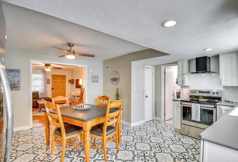 Dog Friendly Daytona Beach Cottage W/ Patio!