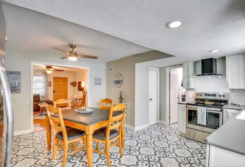 Dog Friendly Daytona Beach Cottage W/ Patio!