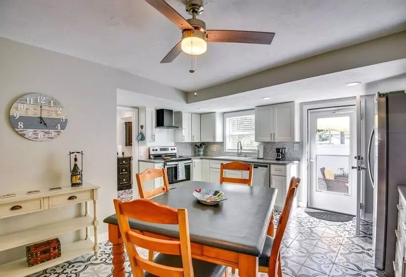 Dog Friendly Daytona Beach Cottage W/ Patio!