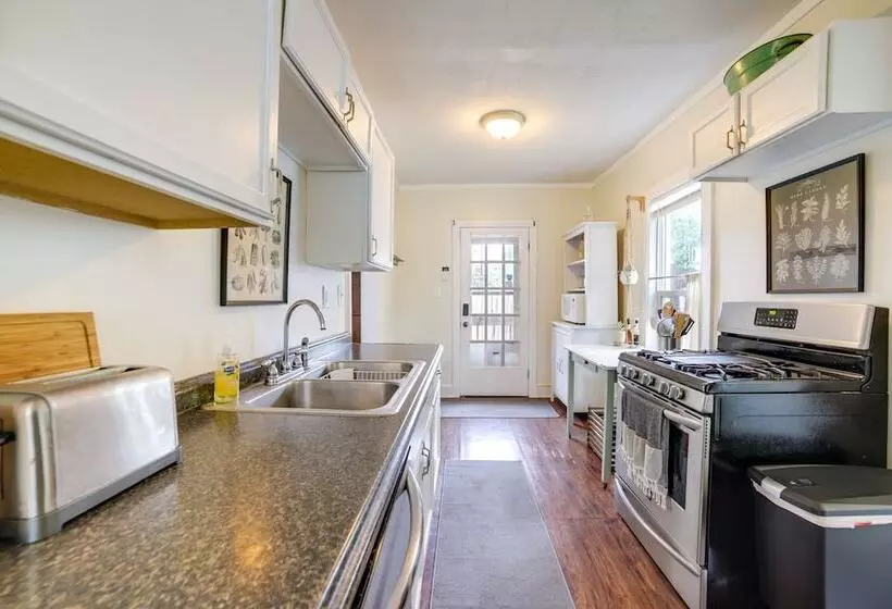 Family Friendly Jackson Home W/ Sunroom: Near Golf