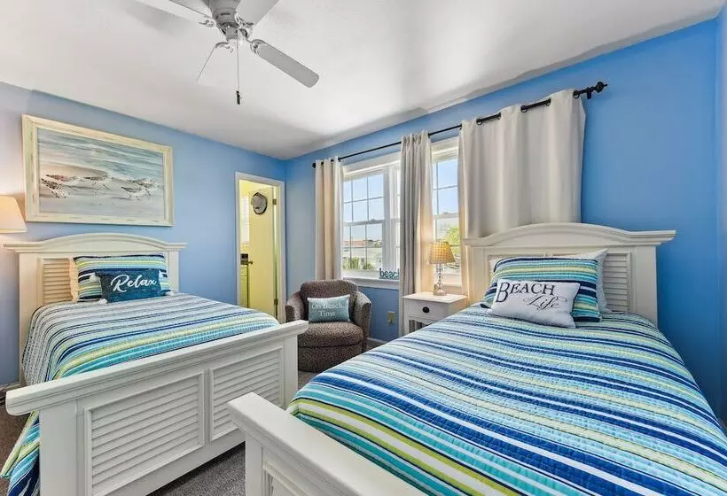 Fernandina Beach Vacation Rental: Steps To Beach!