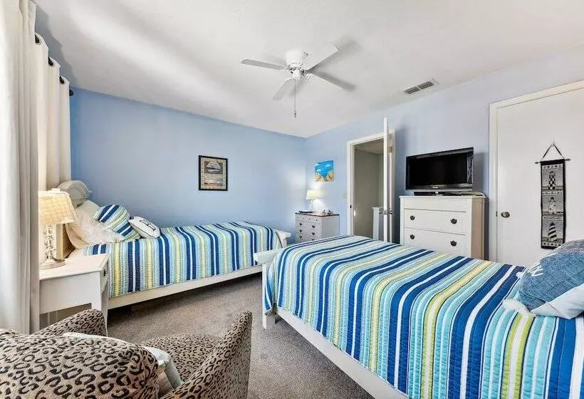 Fernandina Beach Vacation Rental: Steps To Beach!