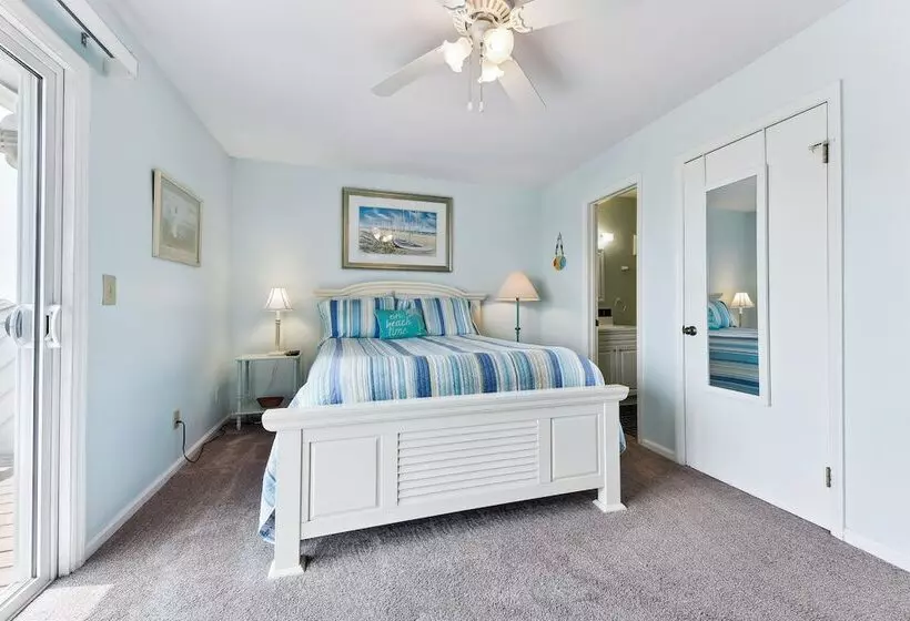 Fernandina Beach Vacation Rental: Steps To Beach!