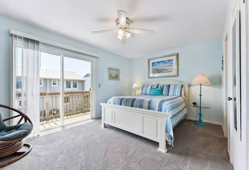 Fernandina Beach Vacation Rental: Steps To Beach!