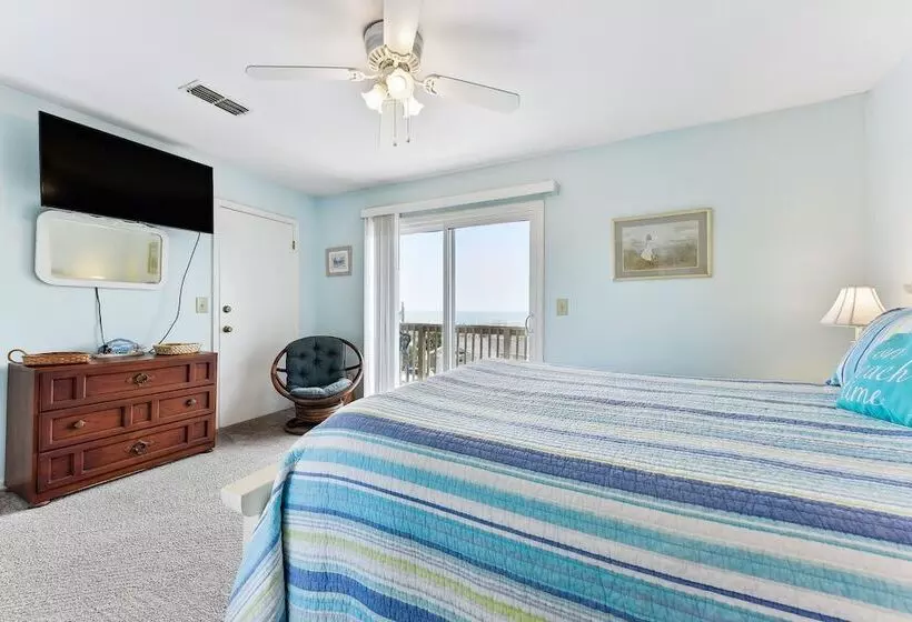 Fernandina Beach Vacation Rental: Steps To Beach!