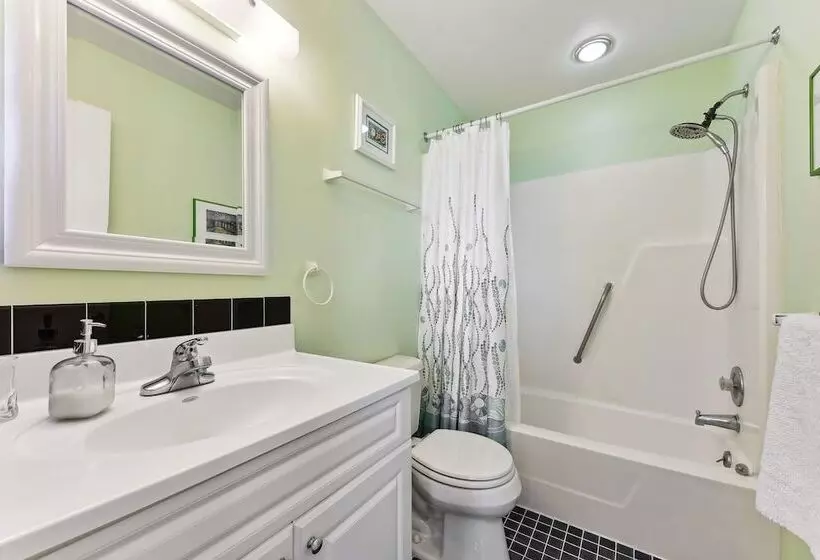 Fernandina Beach Vacation Rental: Steps To Beach!